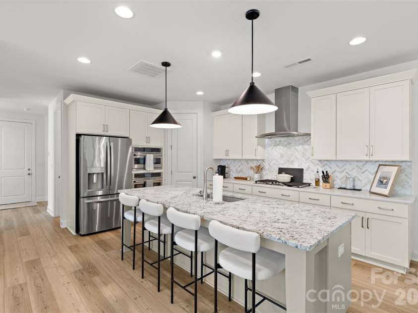 6023 Corbin Woods Court, Charlotte, NC 28226.  MLS# CAR4401327, YatesRealty ID 42191. 