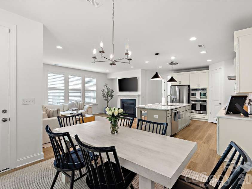 6023 Corbin Woods Court, Charlotte, NC 28226.  MLS# CAR4401327, YatesRealty ID 42191. 