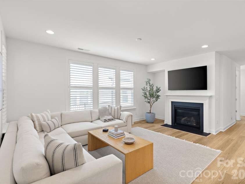 6023 Corbin Woods Court, Charlotte, NC 28226.  MLS# CAR4401327, YatesRealty ID 42191. 