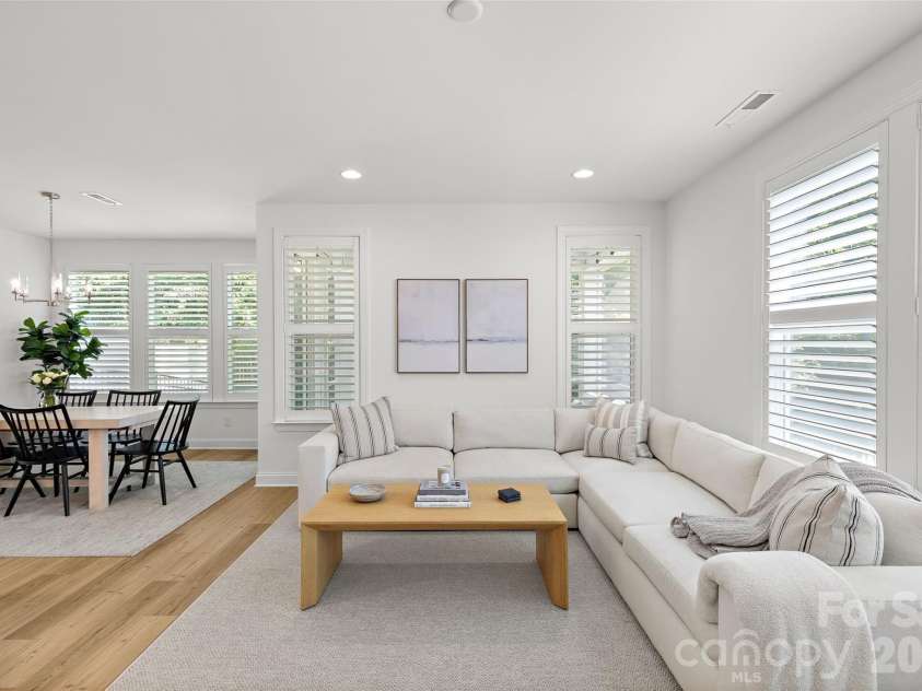 6023 Corbin Woods Court, Charlotte, NC 28226.  MLS# CAR4401327, YatesRealty ID 42191. 