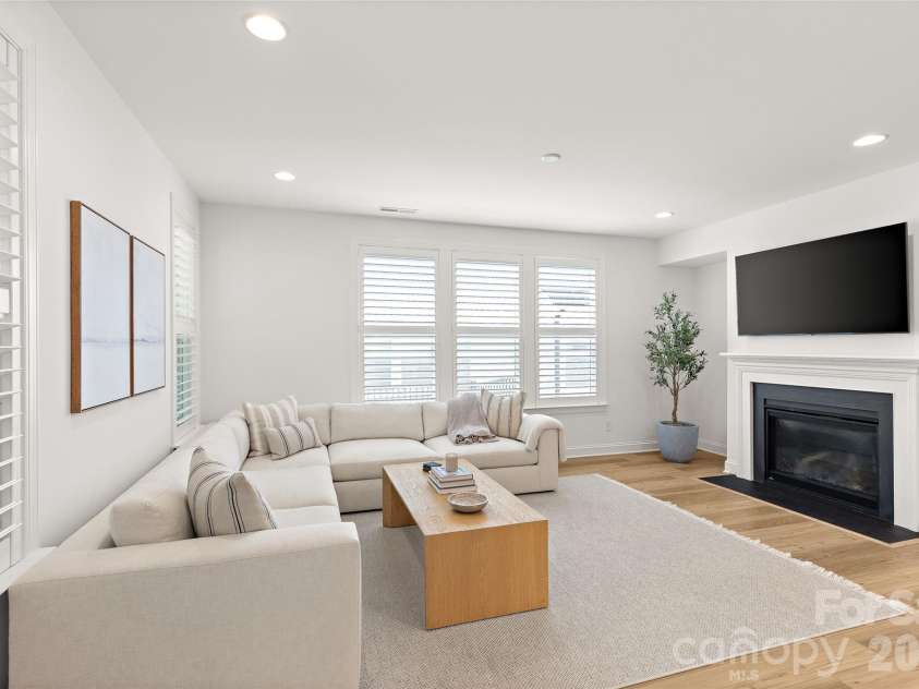 6023 Corbin Woods Court, Charlotte, NC 28226.  MLS# CAR4401327, YatesRealty ID 42191. 
