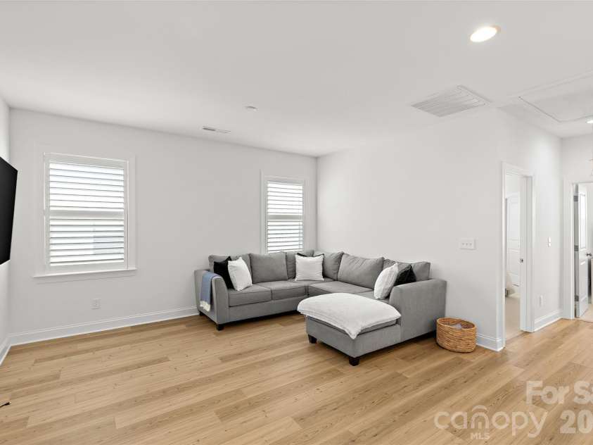 6023 Corbin Woods Court, Charlotte, NC 28226.  MLS# CAR4401327, YatesRealty ID 42191. 