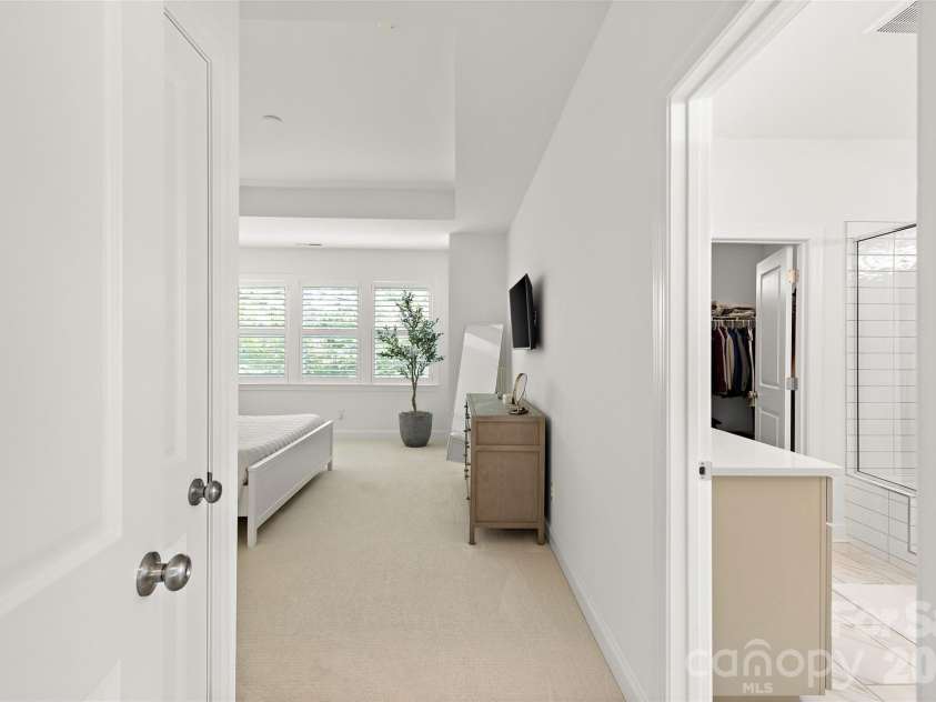 6023 Corbin Woods Court, Charlotte, NC 28226.  MLS# CAR4401327, YatesRealty ID 42191. 