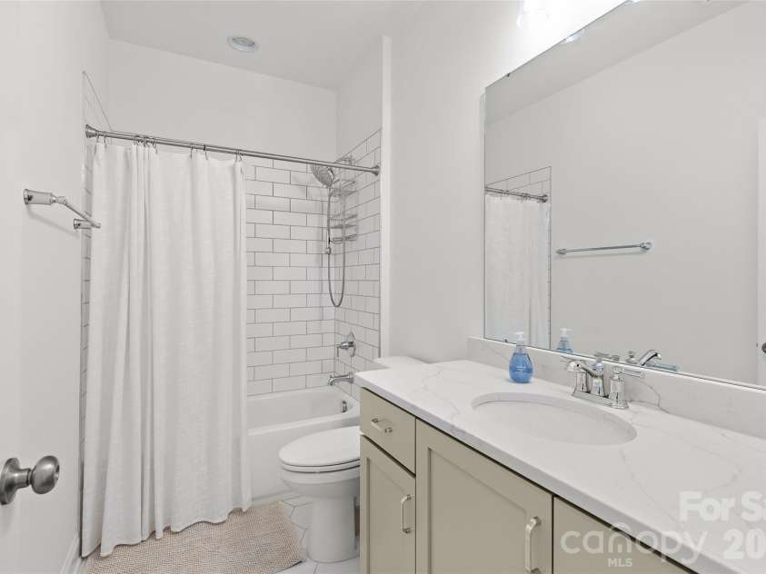 6023 Corbin Woods Court, Charlotte, NC 28226.  MLS# CAR4401327, YatesRealty ID 42191. 