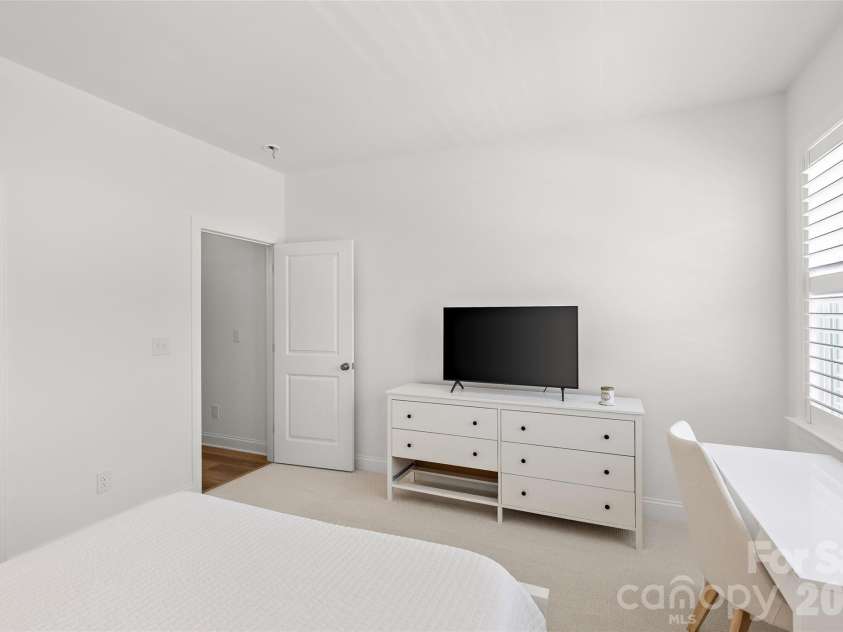 6023 Corbin Woods Court, Charlotte, NC 28226.  MLS# CAR4401327, YatesRealty ID 42191. 