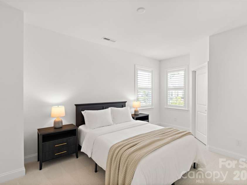 6023 Corbin Woods Court, Charlotte, NC 28226.  MLS# CAR4401327, YatesRealty ID 42191. 