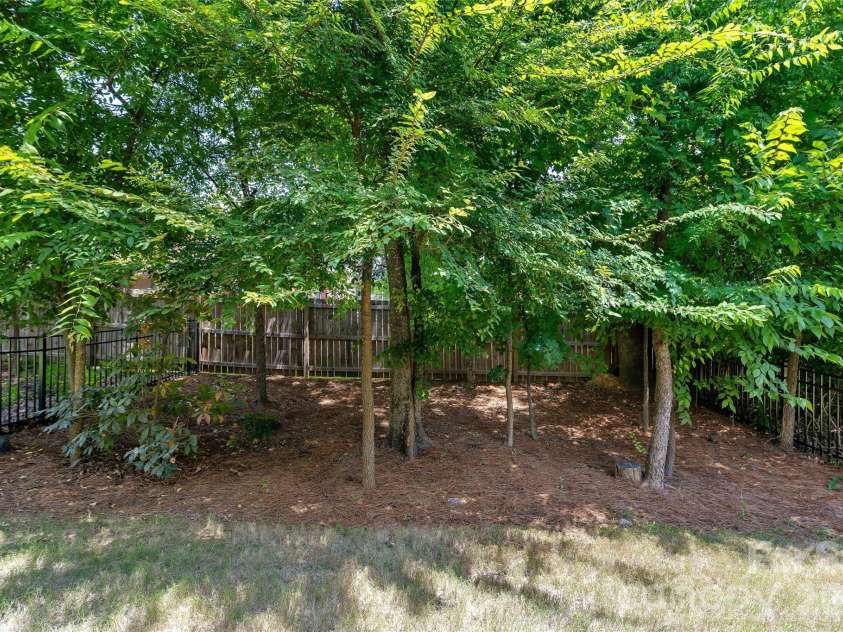 6023 Corbin Woods Court, Charlotte, NC 28226.  MLS# CAR4401327, YatesRealty ID 42191. 