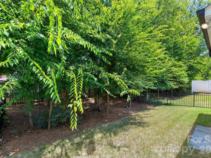 6023 Corbin Woods Court, Charlotte, NC 28226.  MLS# CAR4401327, YatesRealty ID 42191. 