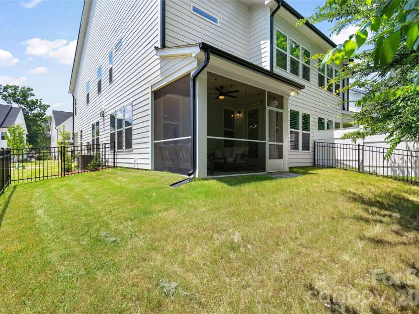 6023 Corbin Woods Court, Charlotte, NC 28226.  MLS# CAR4401327, YatesRealty ID 42191. 