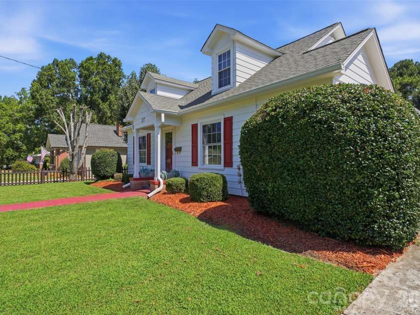 117 Marion Street, Clover, SC 29710.  MLS# CAR4405212, YatesRealty ID 42192. 