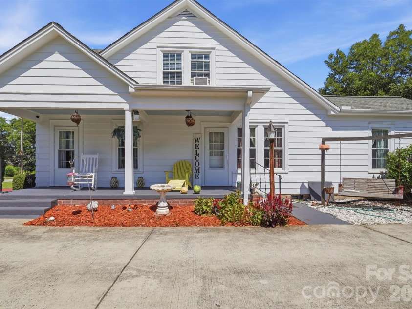 117 Marion Street, Clover, SC 29710.  MLS# CAR4405212, YatesRealty ID 42192. 