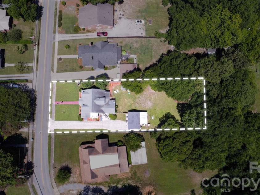 117 Marion Street, Clover, SC 29710.  MLS# CAR4405212, YatesRealty ID 42192. 