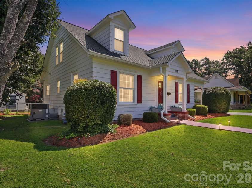 117 Marion Street, Clover, SC 29710.  MLS# CAR4405212, YatesRealty ID 42192. 