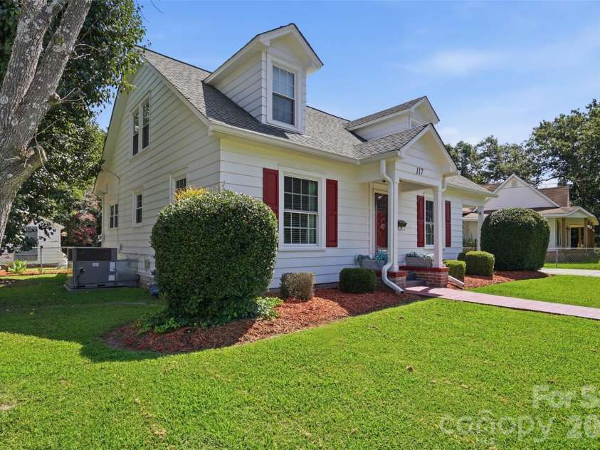 117 Marion Street, Clover, SC 29710.  MLS# CAR4405212, YatesRealty ID 42192. 