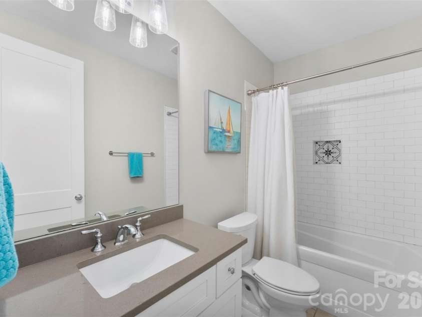 543 Greystone Road, Charlotte, NC 28209.  MLS# CAR4405427, YatesRealty ID 42193. 3rd full bathroom