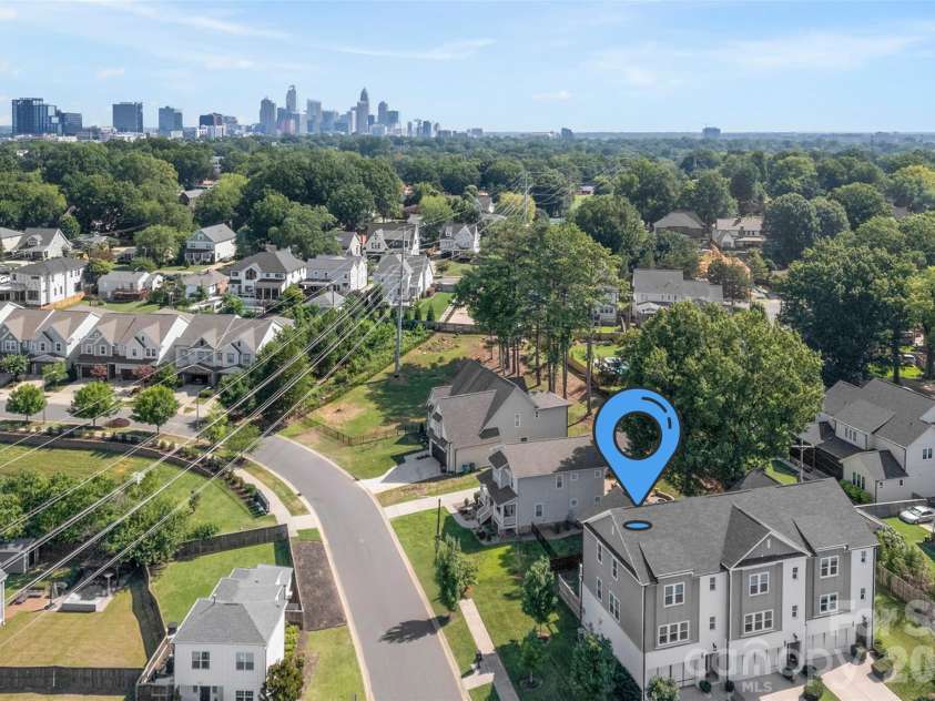 543 Greystone Road, Charlotte, NC 28209.  MLS# CAR4405427, YatesRealty ID 42193. 543 Greystone Road