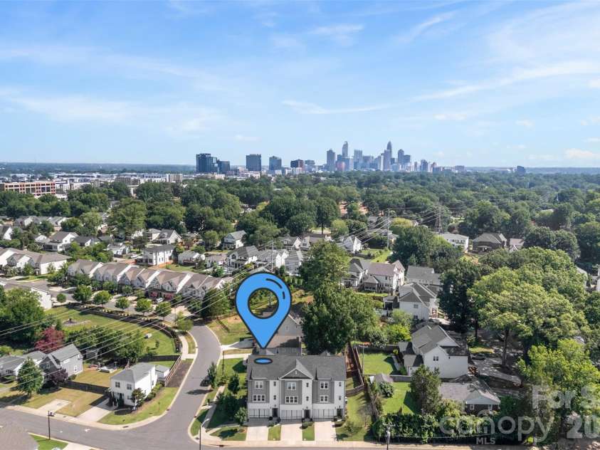 543 Greystone Road, Charlotte, NC 28209.  MLS# CAR4405427, YatesRealty ID 42193. 543 Greystone Road