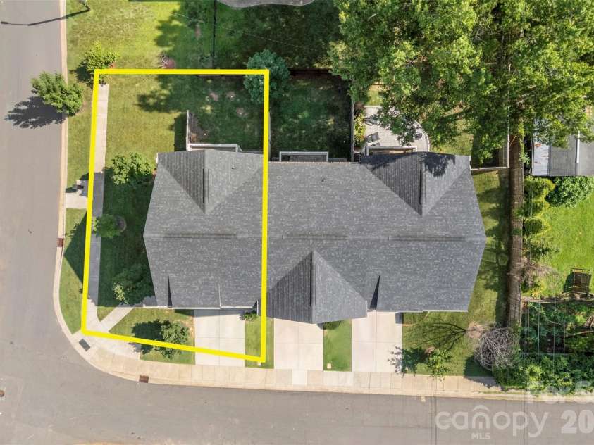 543 Greystone Road, Charlotte, NC 28209.  MLS# CAR4405427, YatesRealty ID 42193. 543 Greystone Road - Corner Lot