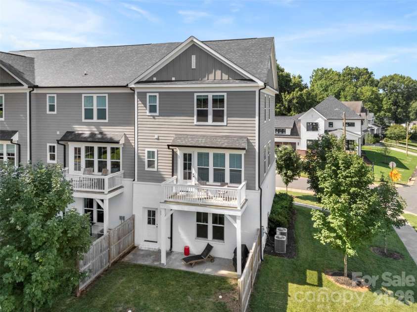 543 Greystone Road, Charlotte, NC 28209.  MLS# CAR4405427, YatesRealty ID 42193. End unit