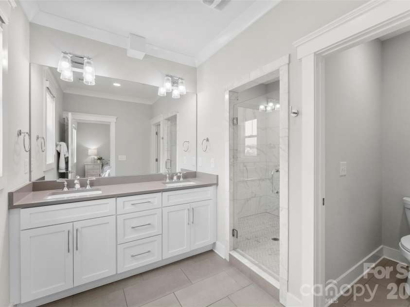 543 Greystone Road, Charlotte, NC 28209.  MLS# CAR4405427, YatesRealty ID 42193. Ensuite off primary bedroom