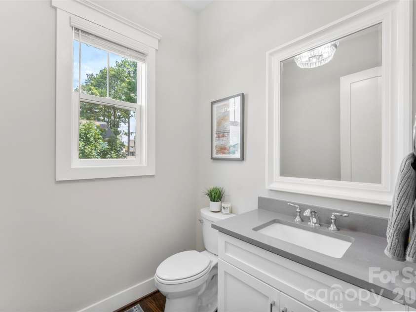 543 Greystone Road, Charlotte, NC 28209.  MLS# CAR4405427, YatesRealty ID 42193. Lower level bathroom