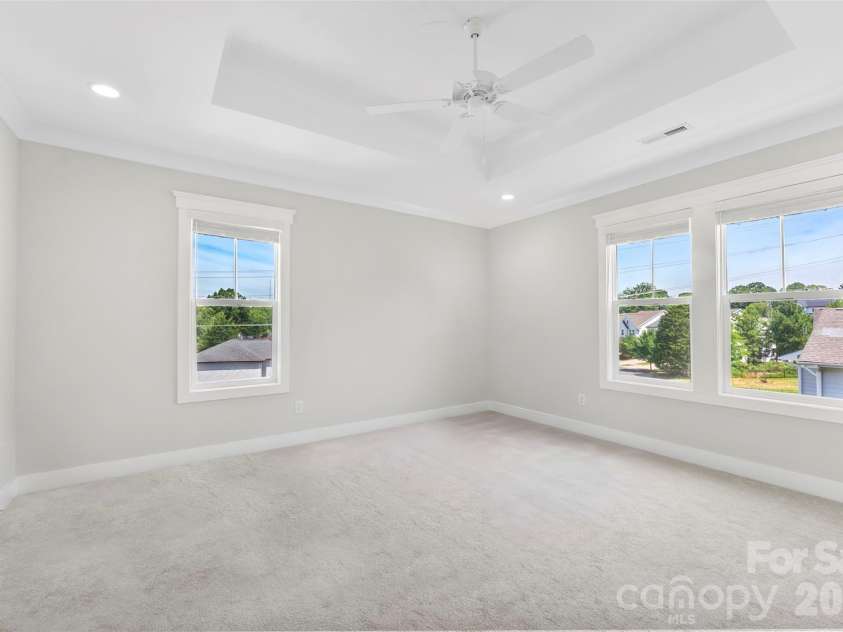 543 Greystone Road, Charlotte, NC 28209.  MLS# CAR4405427, YatesRealty ID 42193. Primary suite w/ tray ceiling