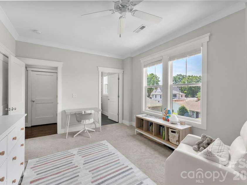 543 Greystone Road, Charlotte, NC 28209.  MLS# CAR4405427, YatesRealty ID 42193. Upstairs bedroom