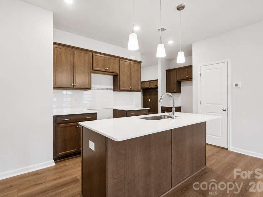 4750 Lakeview Road, Charlotte, NC 28216.  MLS# CAR4406140, YatesRealty ID 42194. 