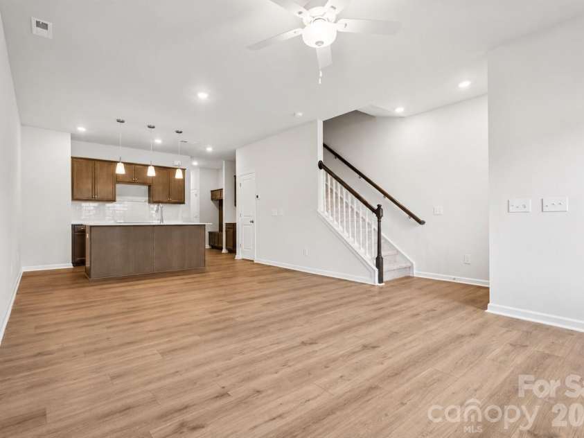 4750 Lakeview Road, Charlotte, NC 28216.  MLS# CAR4406140, YatesRealty ID 42194. 