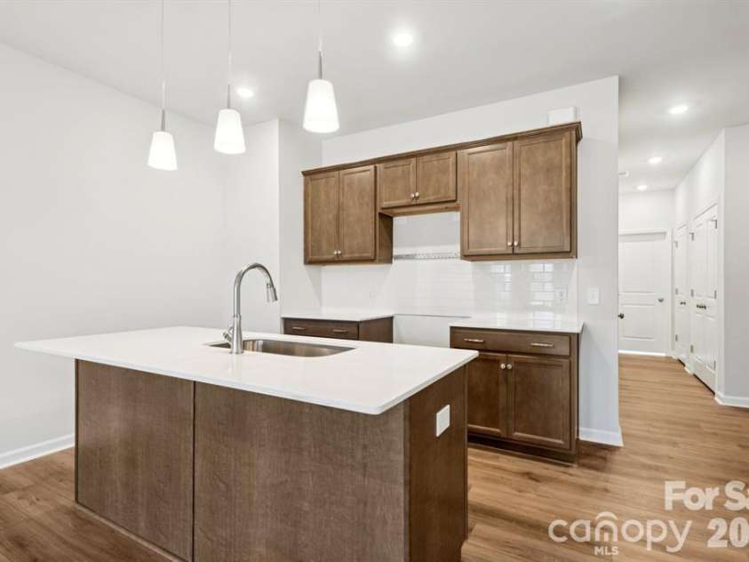 4750 Lakeview Road, Charlotte, NC 28216.  MLS# CAR4406140, YatesRealty ID 42194. 