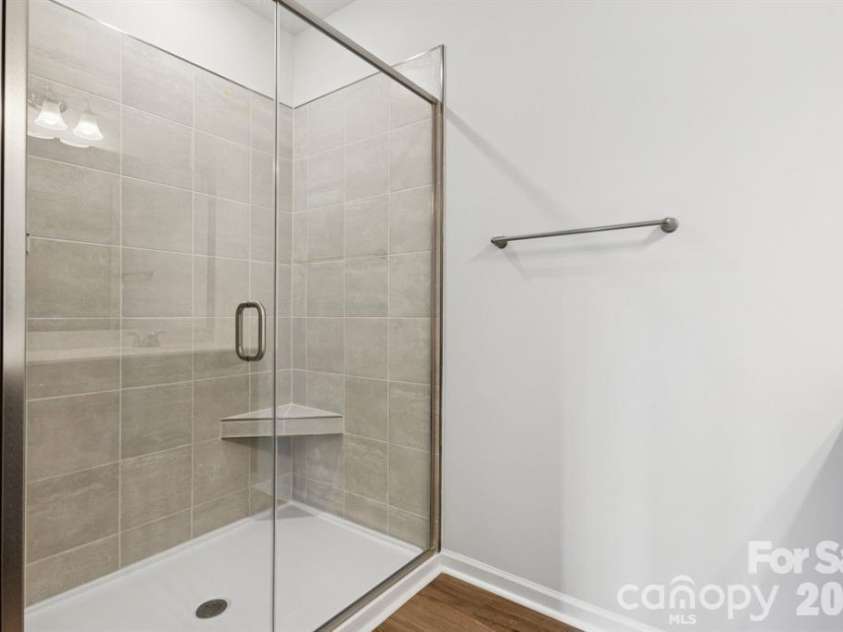 4750 Lakeview Road, Charlotte, NC 28216.  MLS# CAR4406140, YatesRealty ID 42194. 