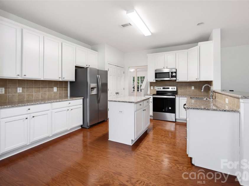5226 Coffeeberry Lane, Charlotte, NC 28227.  MLS# CAR4401255, YatesRealty ID 42196. 