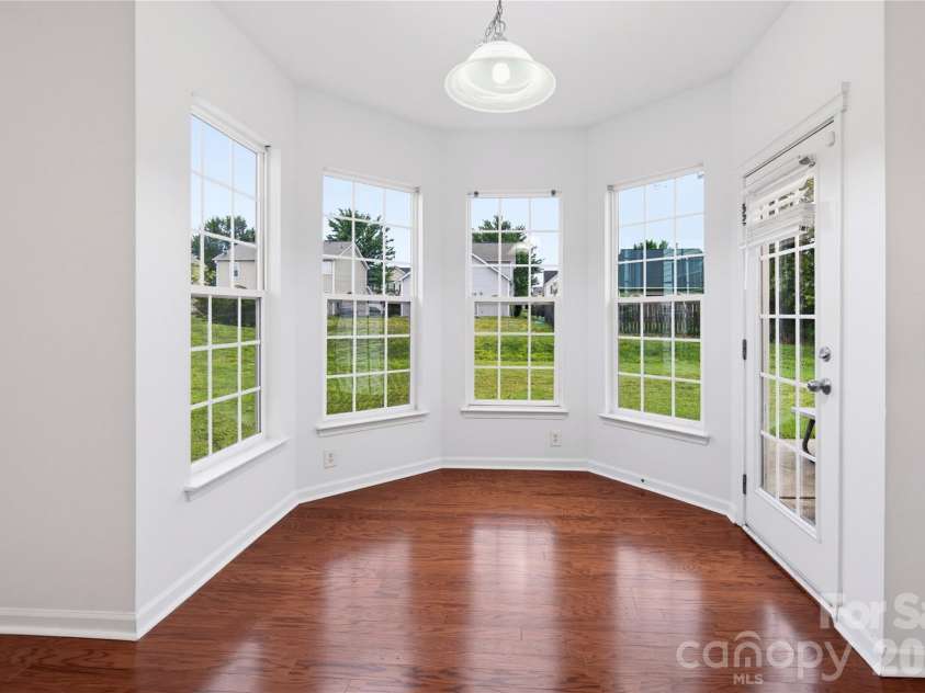5226 Coffeeberry Lane, Charlotte, NC 28227.  MLS# CAR4401255, YatesRealty ID 42196. Breakfast Nook
