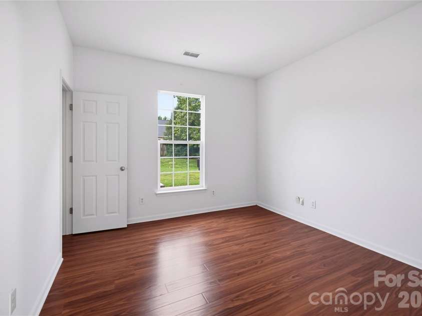 5226 Coffeeberry Lane, Charlotte, NC 28227.  MLS# CAR4401255, YatesRealty ID 42196. Main Bedroom