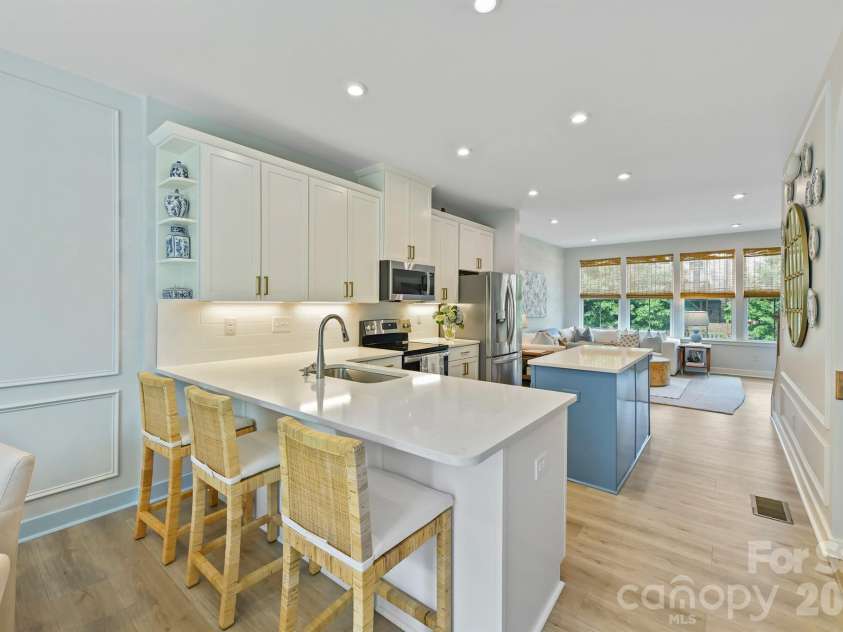 739 Anderson Street, Charlotte, NC 28205.  MLS# CAR4408710, YatesRealty ID 42197. 