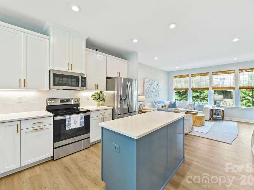 739 Anderson Street, Charlotte, NC 28205.  MLS# CAR4408710, YatesRealty ID 42197. 