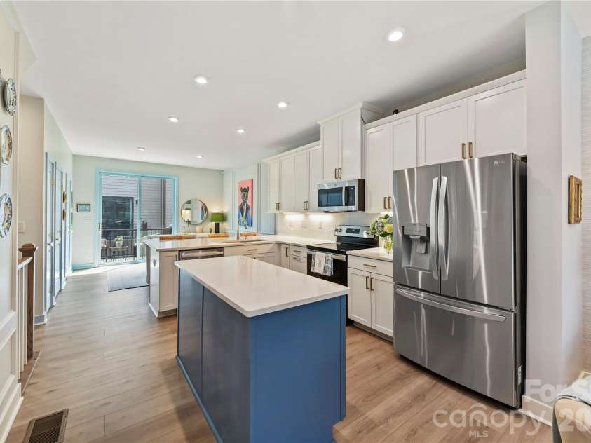 739 Anderson Street, Charlotte, NC 28205.  MLS# CAR4408710, YatesRealty ID 42197. 