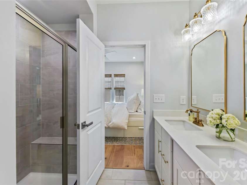 739 Anderson Street, Charlotte, NC 28205.  MLS# CAR4408710, YatesRealty ID 42197. 