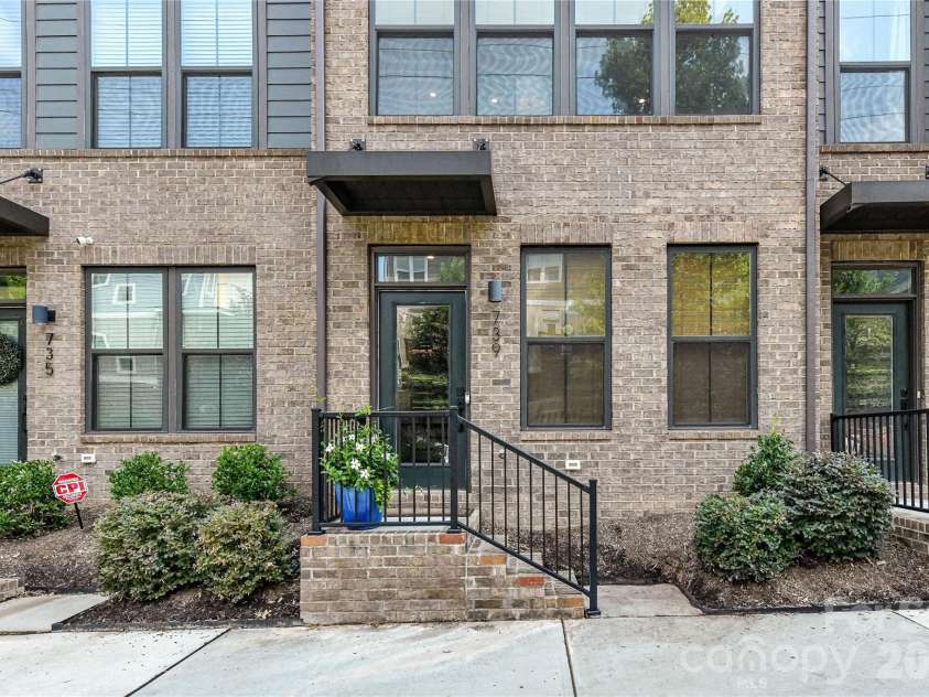 739 Anderson Street, Charlotte, NC 28205.  MLS# CAR4408710, YatesRealty ID 42197. 