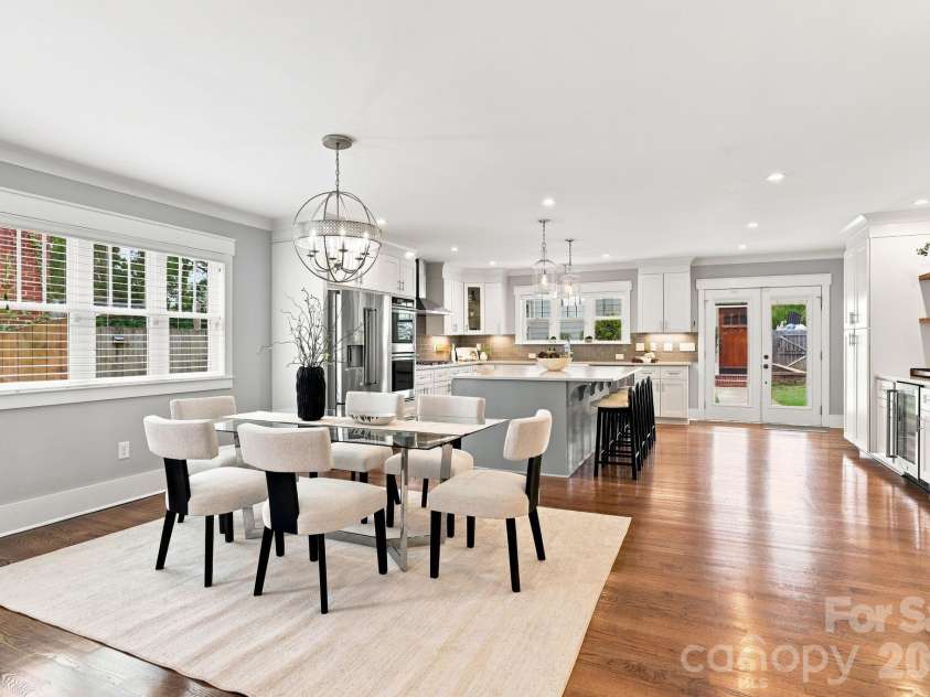 2617 Commonwealth Avenue, Charlotte, NC 28205.  MLS# CAR4408299, YatesRealty ID 42198. 