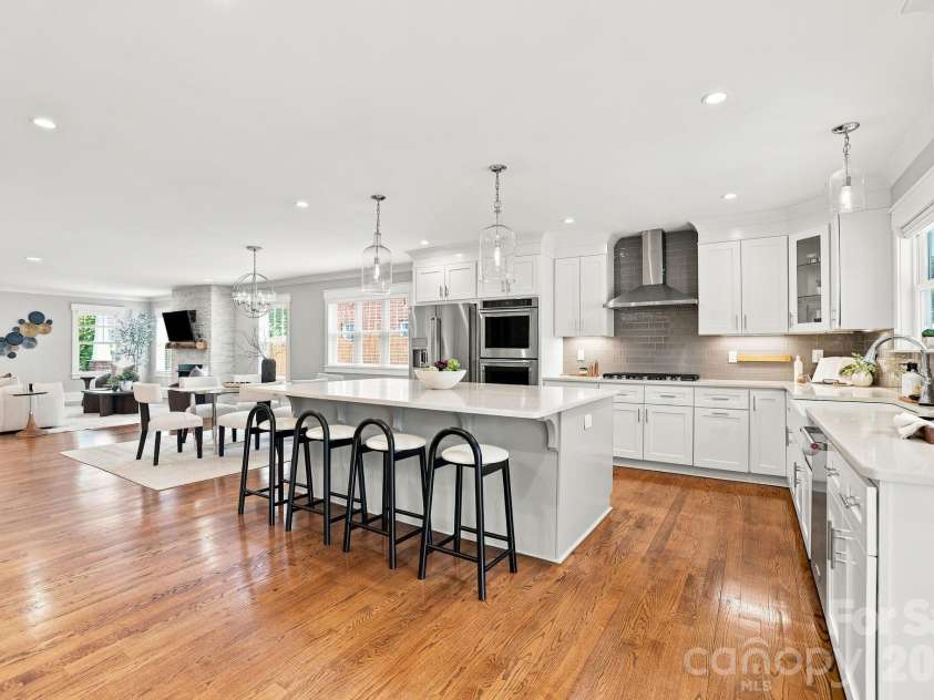 2617 Commonwealth Avenue, Charlotte, NC 28205.  MLS# CAR4408299, YatesRealty ID 42198. 