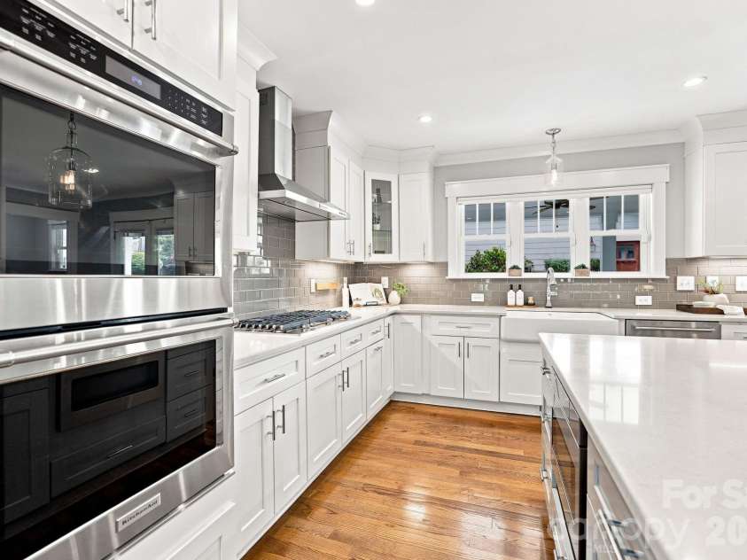 2617 Commonwealth Avenue, Charlotte, NC 28205.  MLS# CAR4408299, YatesRealty ID 42198. 