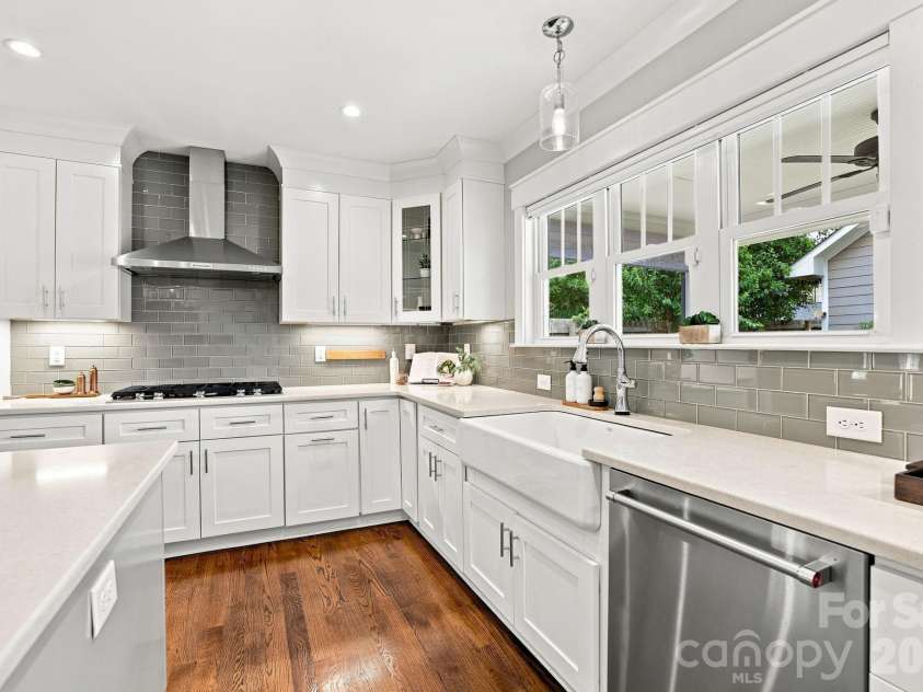 2617 Commonwealth Avenue, Charlotte, NC 28205.  MLS# CAR4408299, YatesRealty ID 42198. 