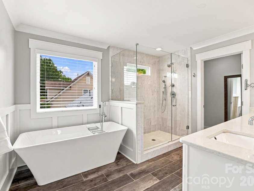 2617 Commonwealth Avenue, Charlotte, NC 28205.  MLS# CAR4408299, YatesRealty ID 42198. 