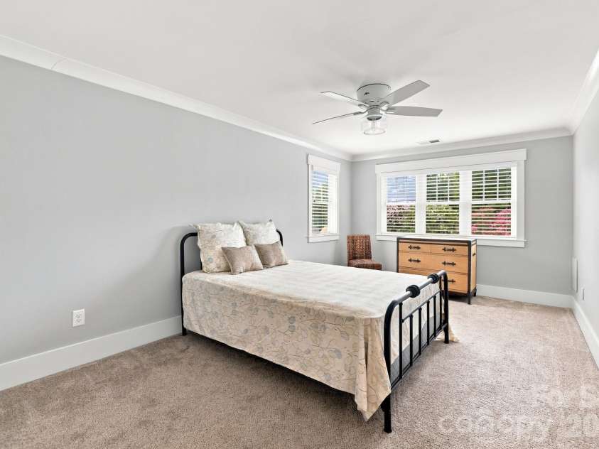 2617 Commonwealth Avenue, Charlotte, NC 28205.  MLS# CAR4408299, YatesRealty ID 42198. 