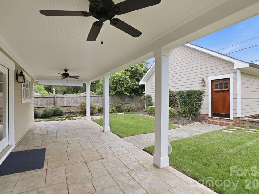 2617 Commonwealth Avenue, Charlotte, NC 28205.  MLS# CAR4408299, YatesRealty ID 42198. 