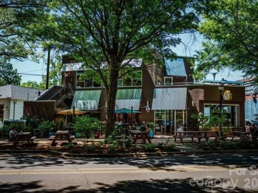 2617 Commonwealth Avenue, Charlotte, NC 28205.  MLS# CAR4408299, YatesRealty ID 42198. 
