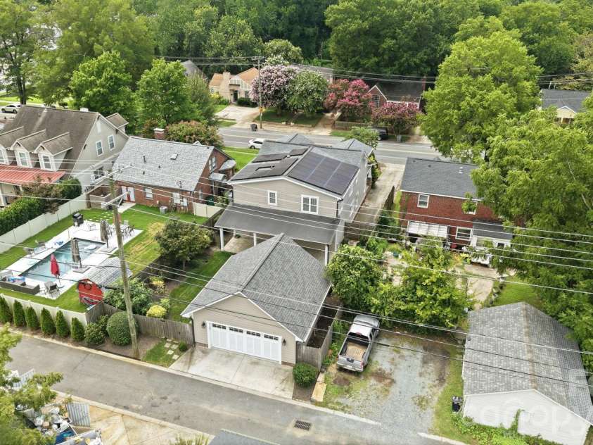2617 Commonwealth Avenue, Charlotte, NC 28205.  MLS# CAR4408299, YatesRealty ID 42198. 