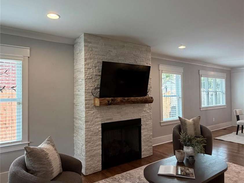 2617 Commonwealth Avenue, Charlotte, NC 28205.  MLS# CAR4408299, YatesRealty ID 42198. 