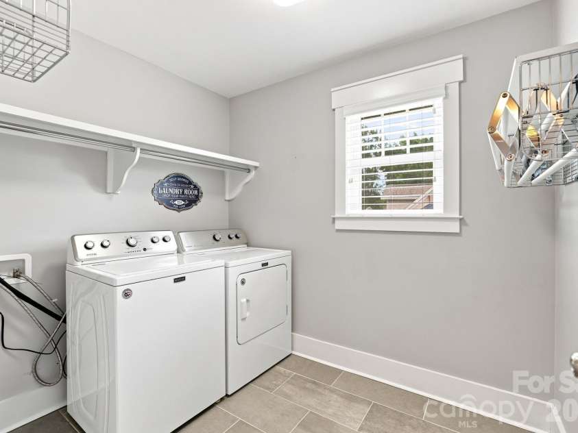 2617 Commonwealth Avenue, Charlotte, NC 28205.  MLS# CAR4408299, YatesRealty ID 42198. Second laundry room!  This one on upper level.